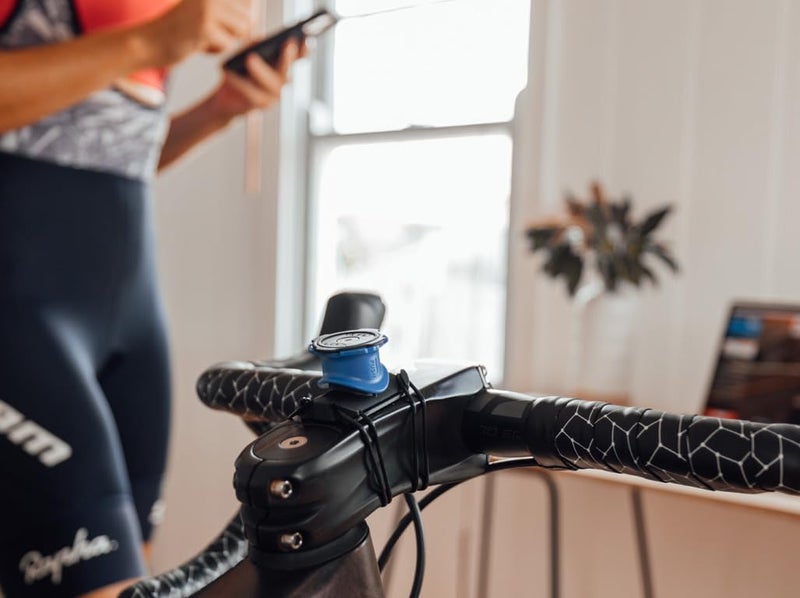 QUAD LOCK Stem/Handlebar Bike Phone Holder Kit with MAG Phone Case for iPhone 15 - Image 1